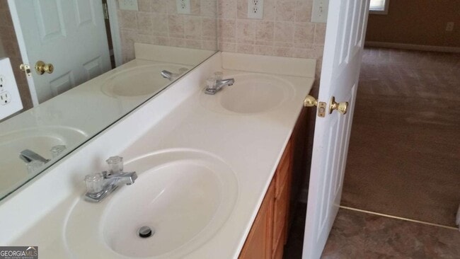 Photo - 5511 Walnut Ln