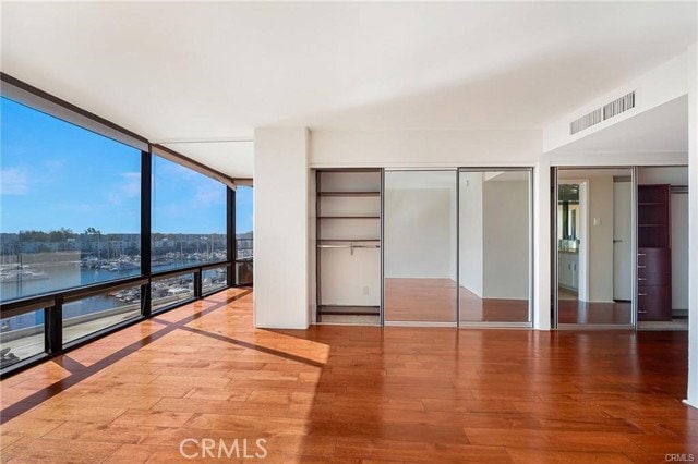 Photo - 4335 Marina City Dr