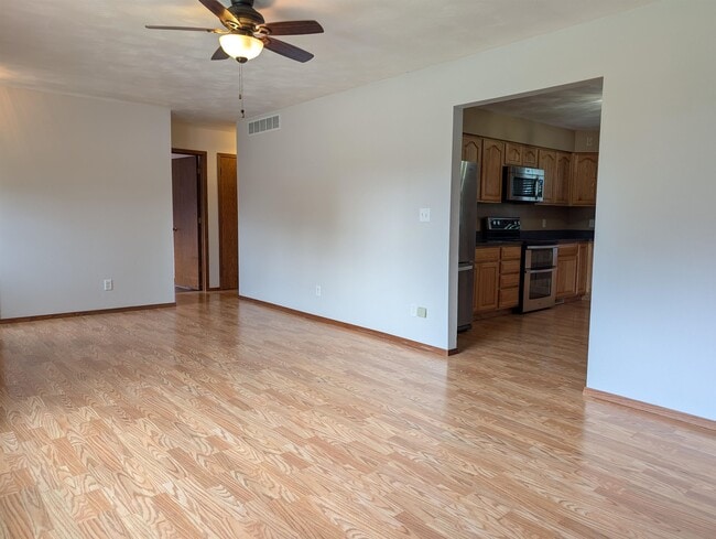 Photo - 204 Hickory Dr