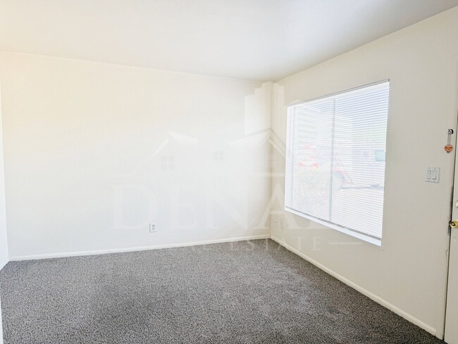 1211 W Apache Trail Unidad B