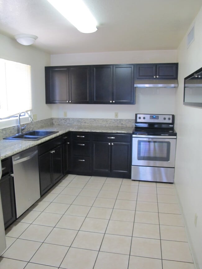 Photo - 1620 N Fremont Ave