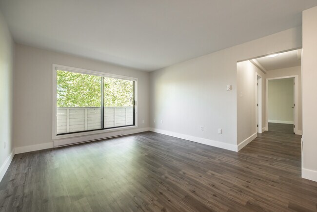 Photo - Brentwood Tower