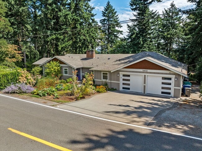 Building Photo - Normandy Park - Modern and Spacious! Rental