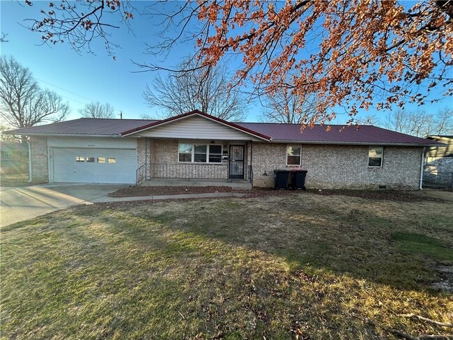 Building Photo - 2001 Westwood Ave