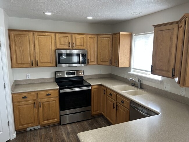 Photo - 7497 Valley Maple Dr