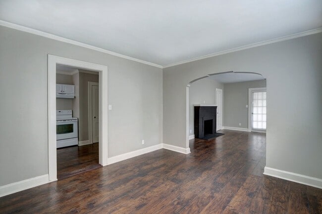 Photo - Large Downtown Savannah 2BR/1BA House For ...