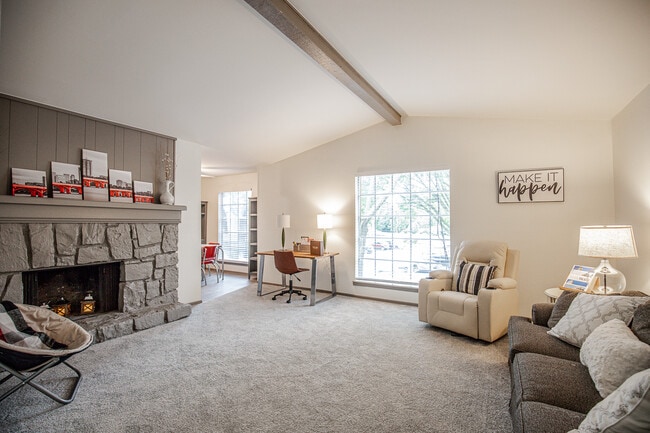 Building Photo - 6711 S Richmond Ave Unit Willow Creek 644