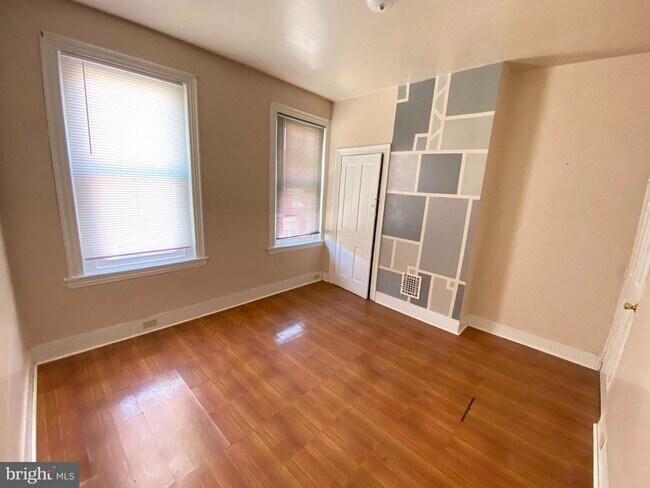 Photo - 2848 N Lee St