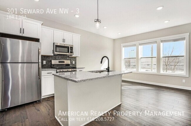 Photo - 301 Seward Ave NW Unit 3