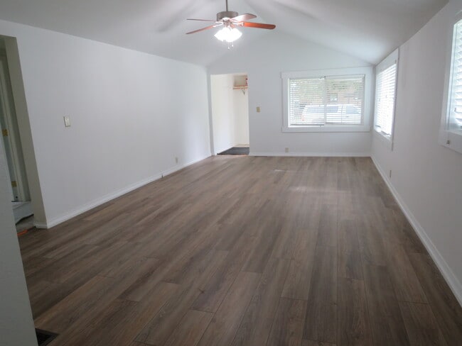 Photo - 901 Kalispell Ave