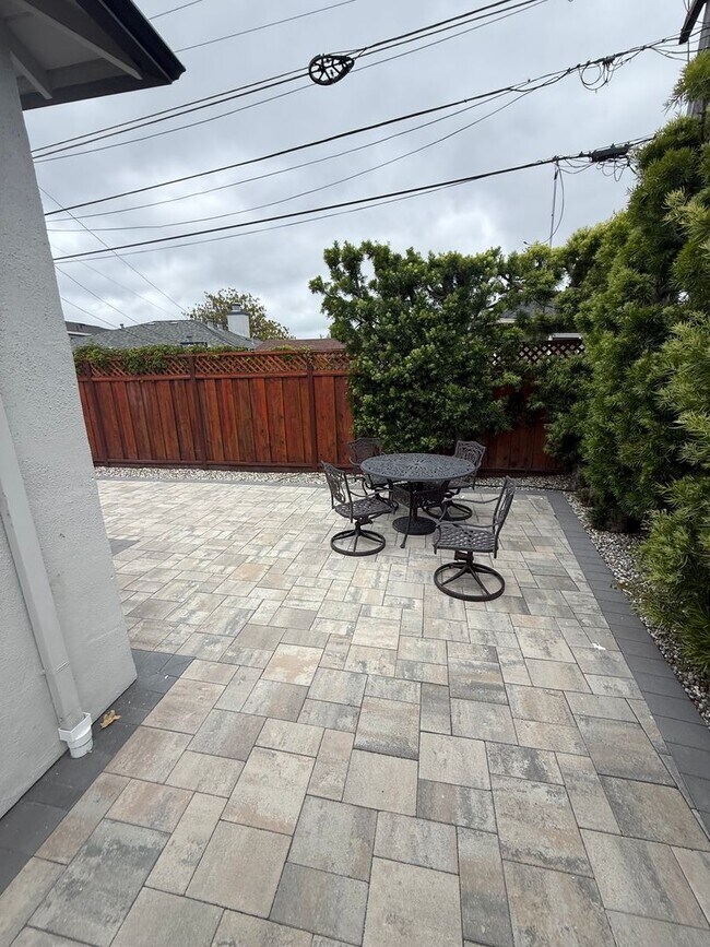 Photo - Burlingame Charming 2 Br 2ba Home Open Saturday 12-1pm