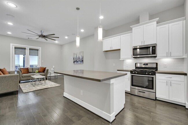Photo - Stunning Like New Townhome Close to Med Ce...