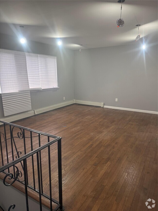 Building Photo - 19 Washington Ave Rental