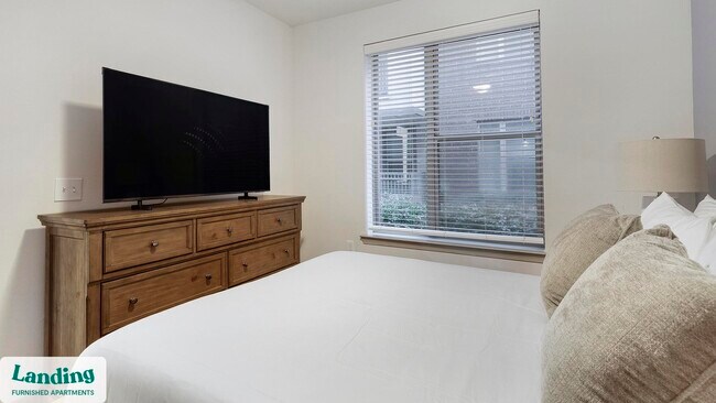 Photo - 2800 NE Green Oaks Blvd Unidad 5101