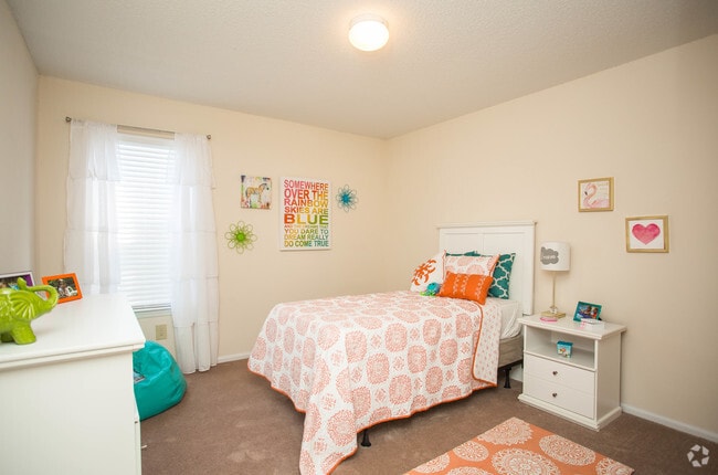 2BR,2BA - 1,072 SF