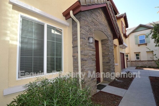 1608 Range Rd