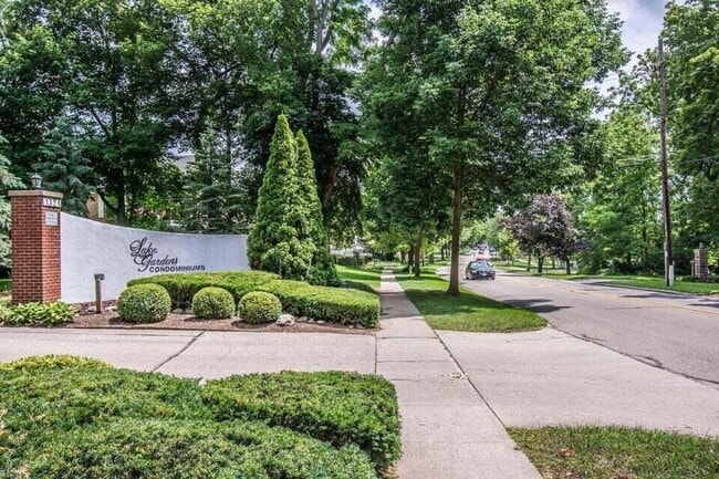 Photo - 1321 W Main St