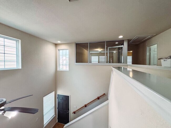 Photo - 3923 Calgary Cir