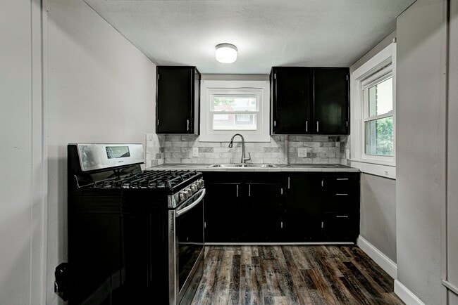 Photo - 601 Walnut St