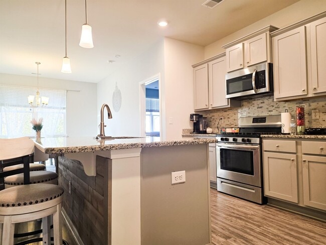 Photo - 212 Legends Dr