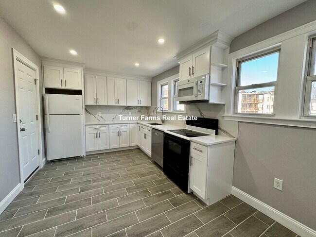 Building Photo - 113 Lanark Rd Unit 1F Rental