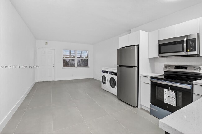 Photo - 1740 Funston St Unit 5