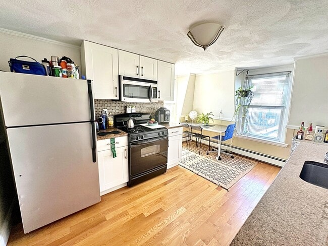 Photo - 242 Princeton St Unit 3