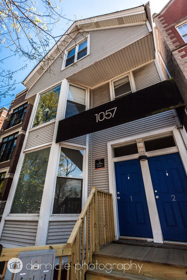 Building Photo - 1057 W Cornelia Ave Unit 1