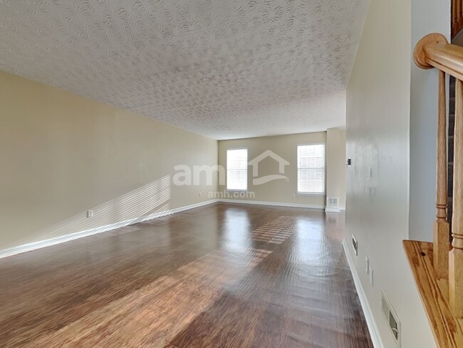 Photo - 2452 Featherston Ct