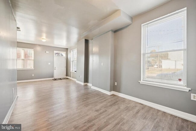 Photo - 138 N King St