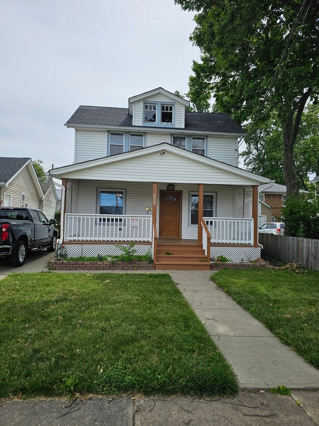 Building Photo - 227 Courtland St