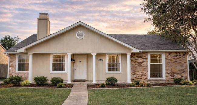 Building Photo - 2813 Oxford Ln