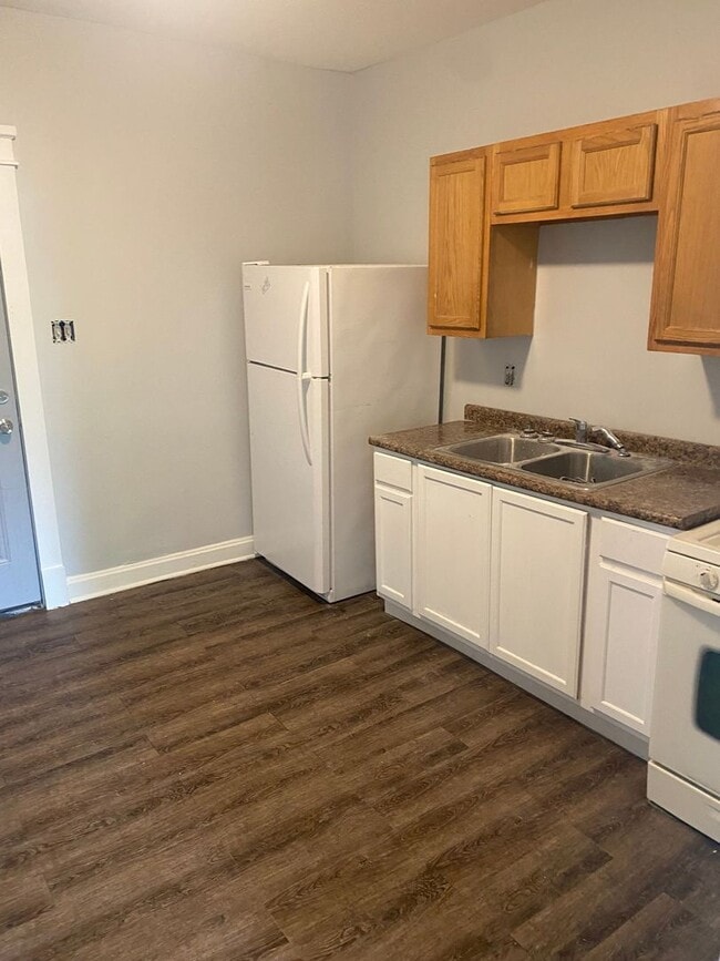 Photo - 3550 Seymour Ave Unit 1