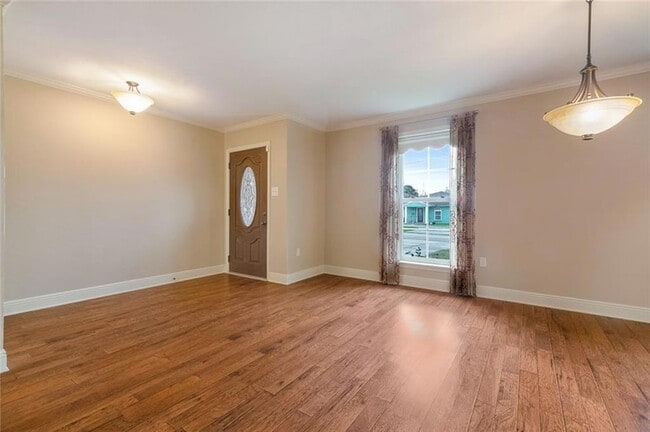 Photo - 4713 Ithaca St