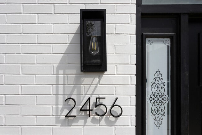 Photo - 2456 W Huron St