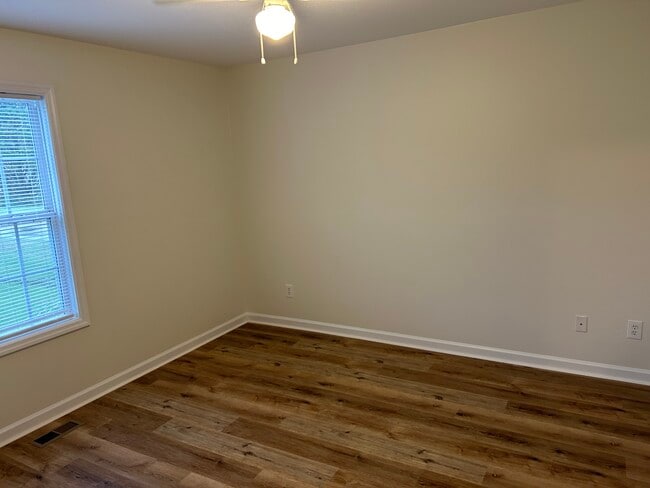 Photo - 39 Farm View Cir