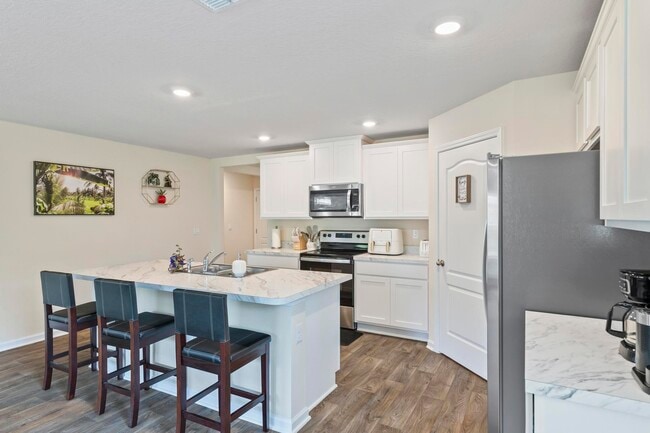 Photo - 8 Ryecrest Ln