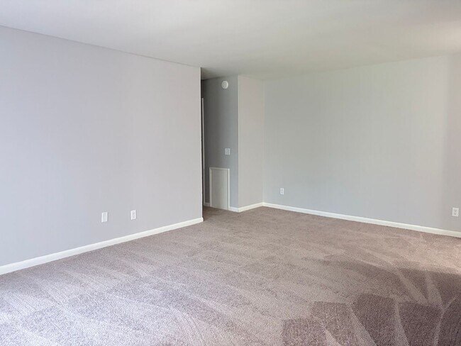 Photo - Wood Grove Place