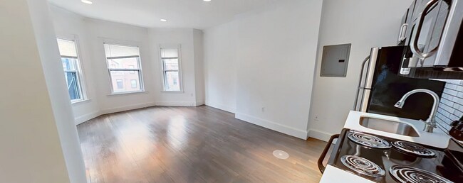 Photo - 223 Newbury St Unit #4F