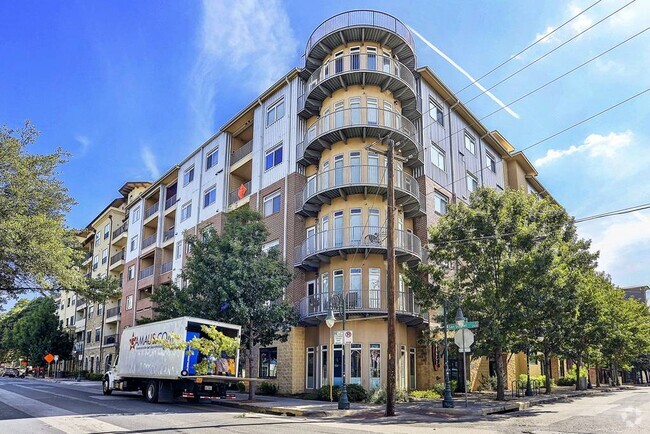 Available - 910 W 25th St Unit Gallelio 208 Rental