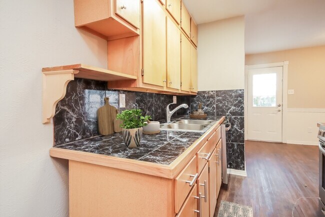 Photo - 5211 Parkridge Dr