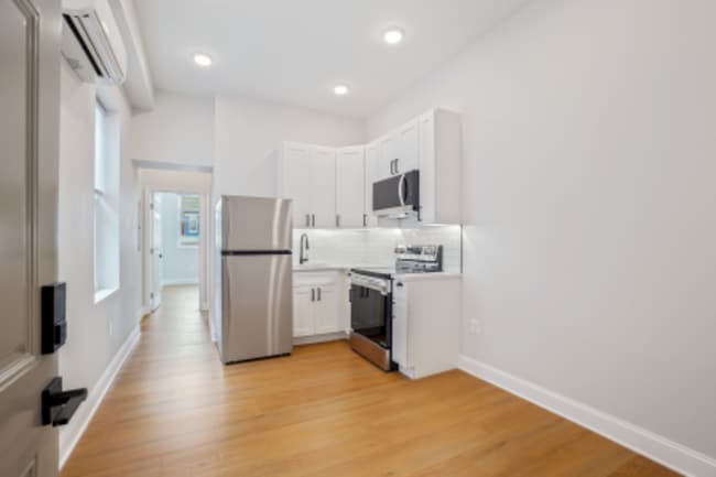 Building Photo - 604 N Eutaw St Unit 1 Rental