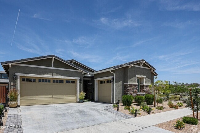 Building Photo - 2018 W Sleepy Ranch Rd Rental