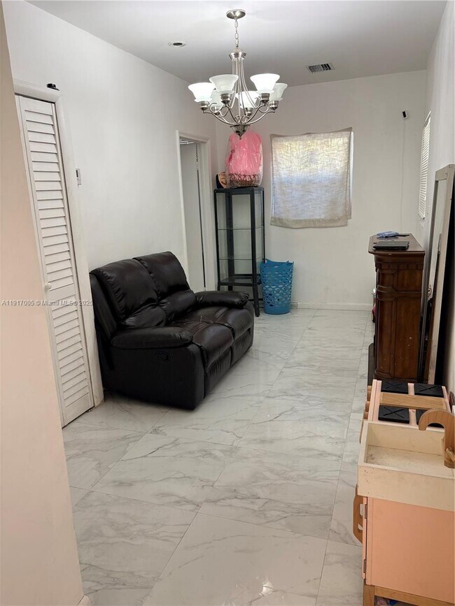 Photo - 1560 NW 25th Ave Unit 3