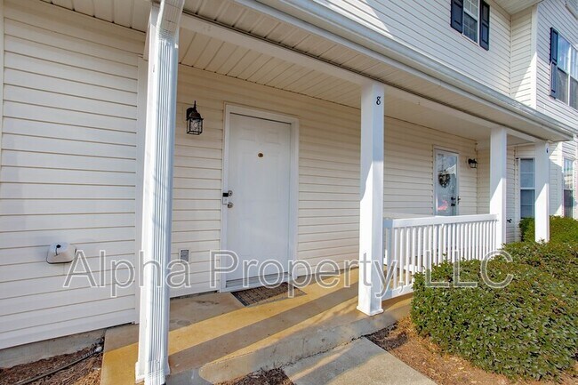 Photo - 8 Hayfield Ln