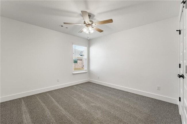 Photo - 800 Lewis St