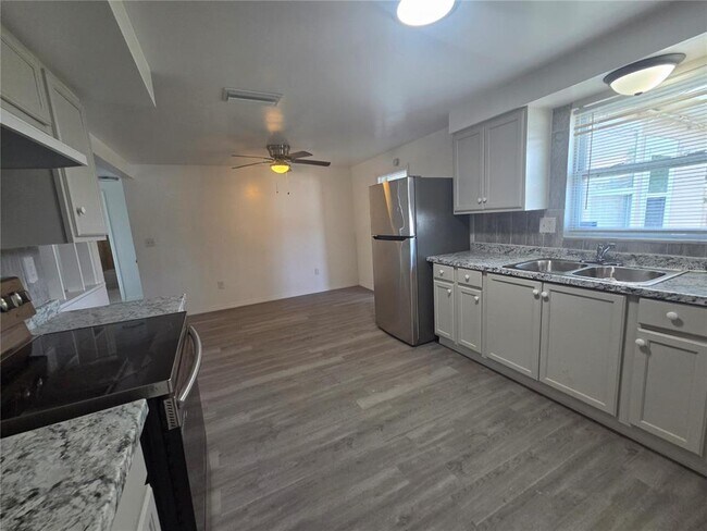 Photo - 1731 Dander Dr