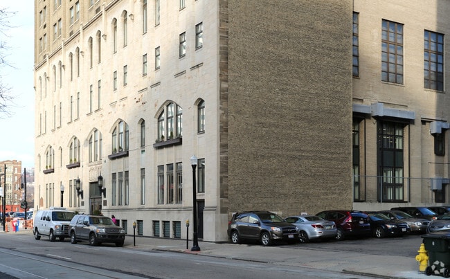 Photo - Walnut Towers Apartments