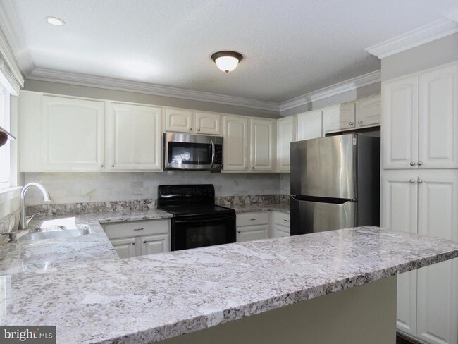Building Photo - 11701 Summerchase Cir Unit A