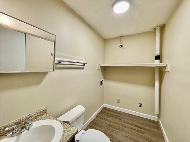 Photo - 2 bedroom, 1.5 bathroom townhome in Creeks Edge. Accepts Section 8.